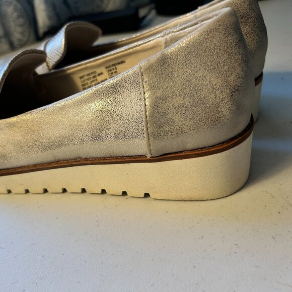 TIME & TRU - CREAM COLOR - Loafers-  SIZE US 8.5 - Picture 2 of 9